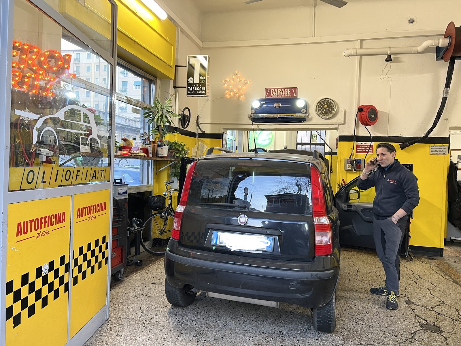 Banco lavoro officina ordinato